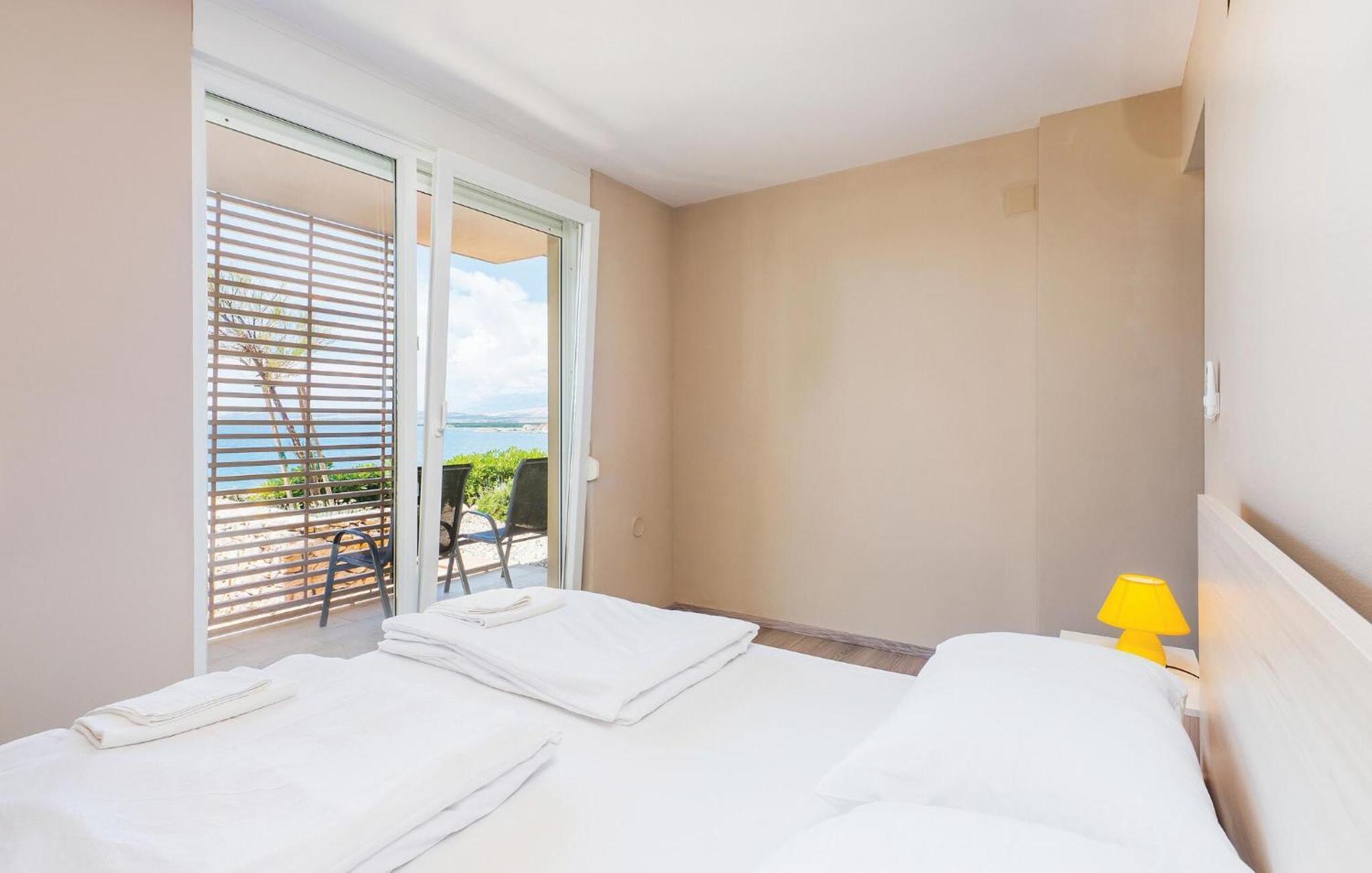 Pet Friendly Apartment In Povljana With Kitchen Esterno foto